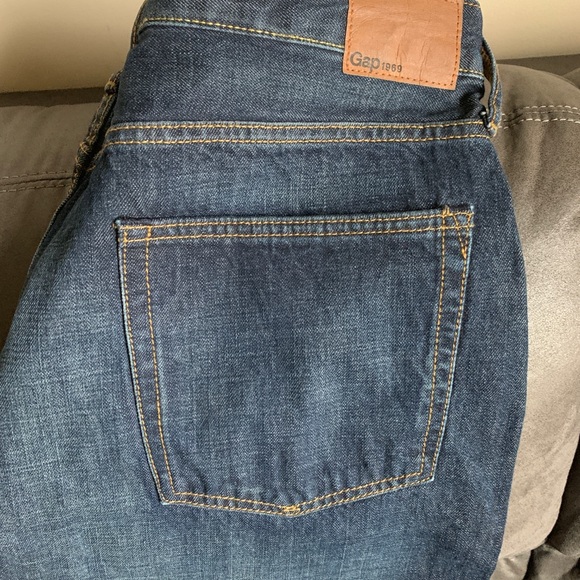 NWT- Gap Relaxed Jeans - Picture 4 of 5